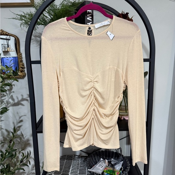 Astr Cream Ruched Long Sleeve Blouse size Xl - Picture 1 of 7